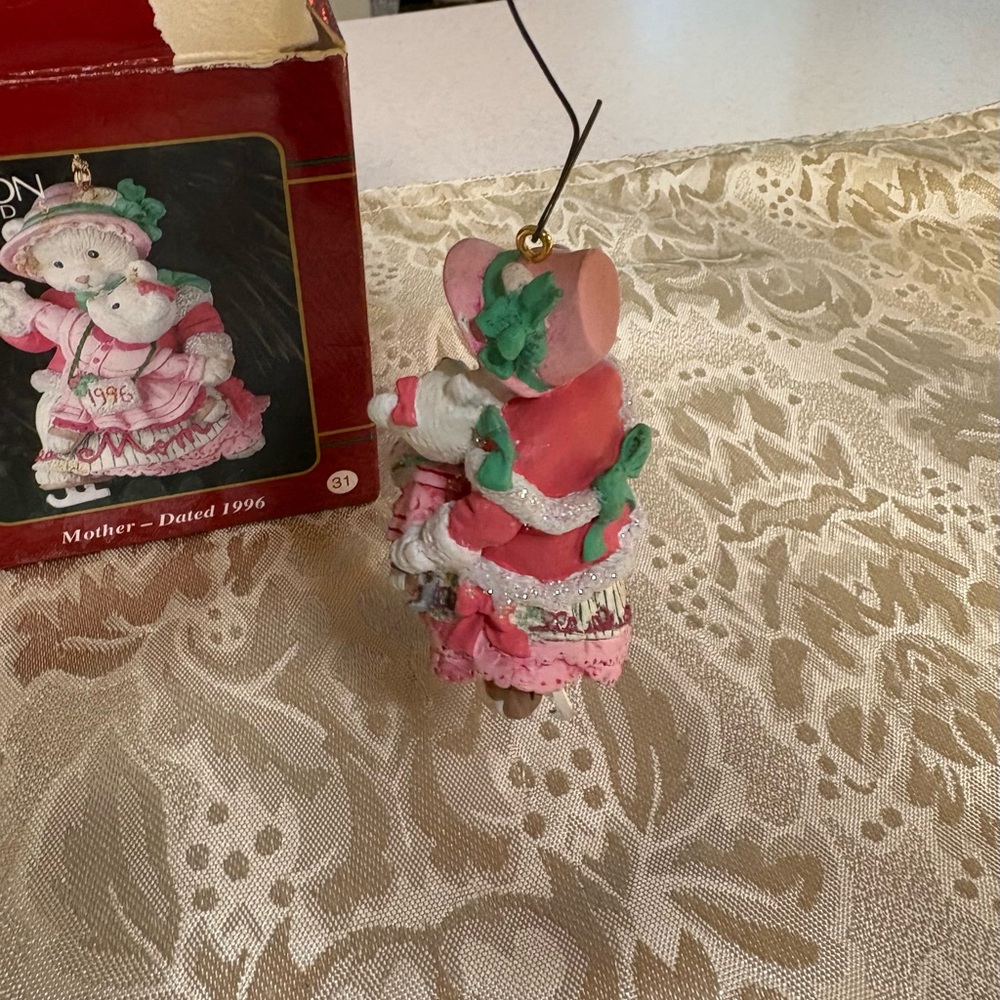 Carlton Cards 1996 Mother Bear Ornament - Pink and Green - Picture 4 of 9